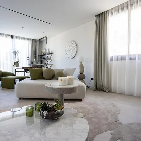 Nueva Andalucia Villa *